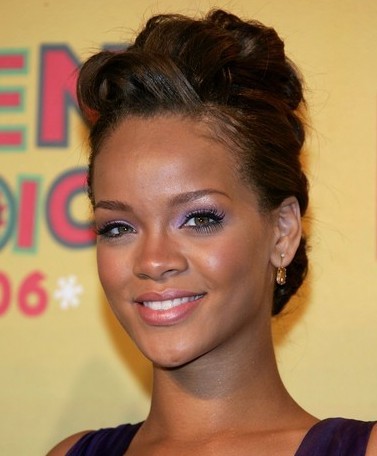 Rihannahairstyles on Star Look  Robyn    Rihanna    Fenty    Musingsofapassionista